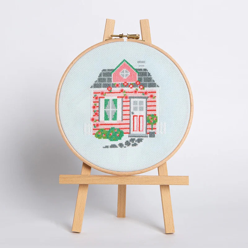 Mulberry Cottage - Cross Stitch Pattern, zoomed in. Select this picture to zoom back out.