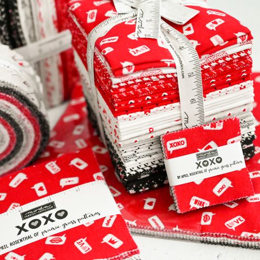 XOXO Hearts - I Heart You Lace - Quilt Fabric